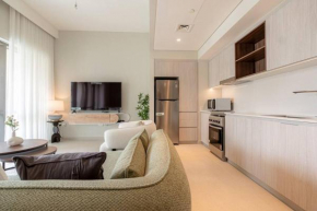 Stylish 2 Bedroom at Vida Residence, Creek Beach